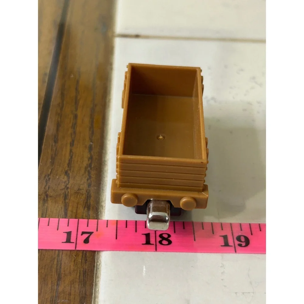 Thomas & Friends Take Along Troublesome Truck Tan Brown Diecast Magnetic Train